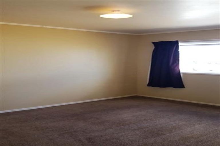 Photo of property in 2/24 Solveig Place, Randwick Park, Auckland, 2105