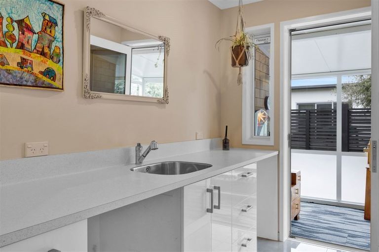 Photo of property in 9 Links Drive, Waiwhakaiho, New Plymouth, 4312