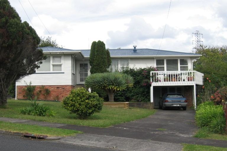 Photo of property in 18 Carole Crescent, Pakuranga, Auckland, 2010