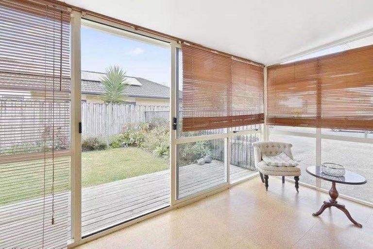 Photo of property in 43 Carisbrook Crescent, Papakura, 2110