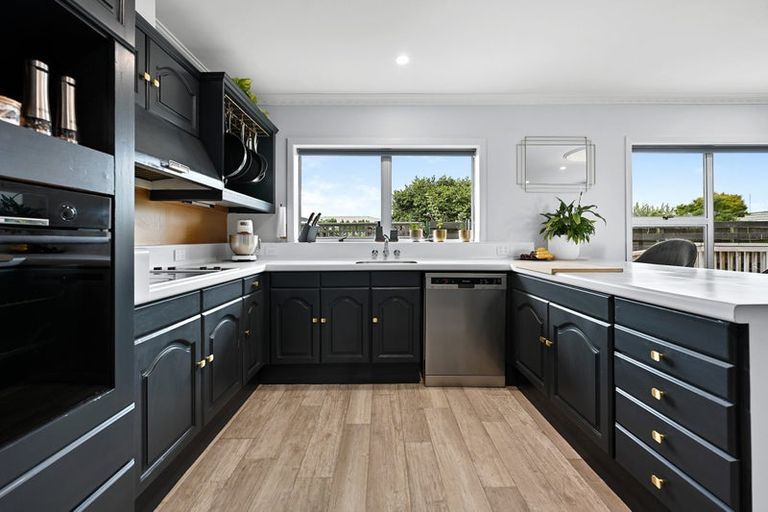 Photo of property in 12 Resthill Crescent, Glenview, Hamilton, 3206