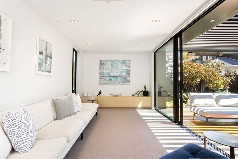 Photo of property in 18 Roa Road, Fendalton, Christchurch, 8041