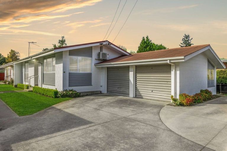 Photo of property in 1/5 Milnebank Street, Upper Riccarton, Christchurch, 8041