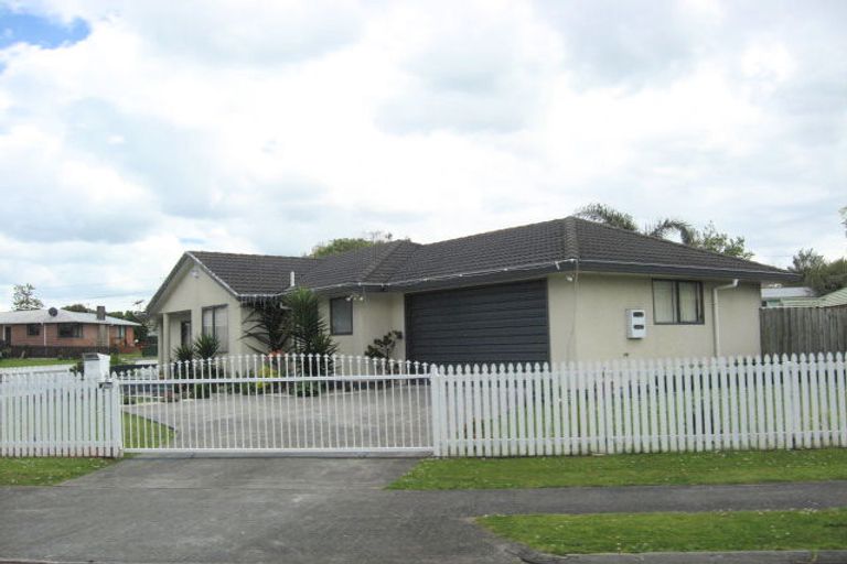 Photo of property in 2 Brentford Place, Manurewa, Auckland, 2102
