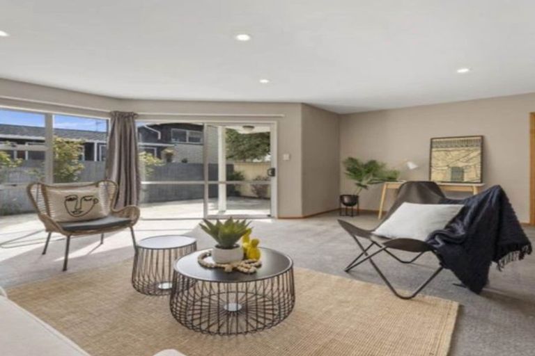 Photo of property in 1 Birdling Place, Halswell, Christchurch, 8025