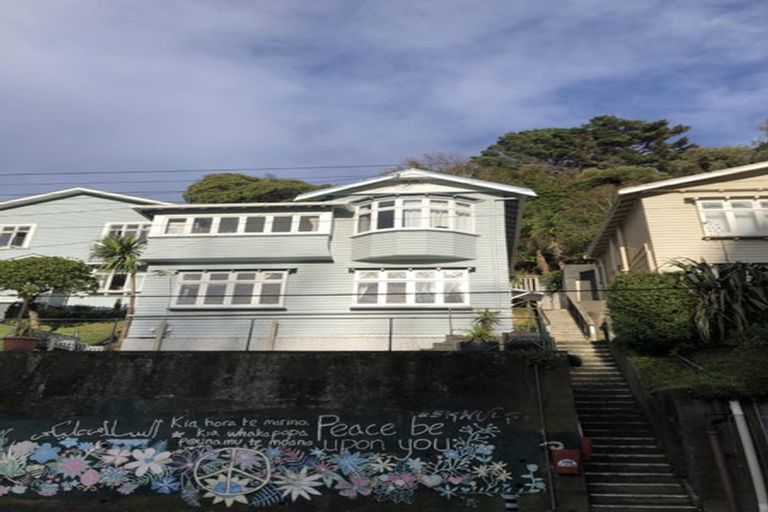 Photo of property in 215 Aro Street, Aro Valley, Wellington, 6021