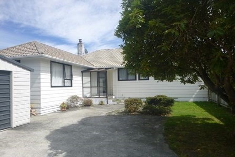 Photo of property in 11 Waldie Grove, Avalon, Lower Hutt, 5011
