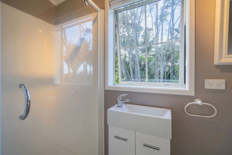 Photo of property in 68 Tarapatiki Drive, Whitianga, 3510