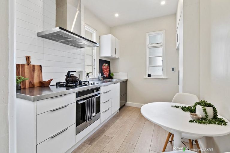 Photo of property in 20c Portland Crescent, Thorndon, Wellington, 6011