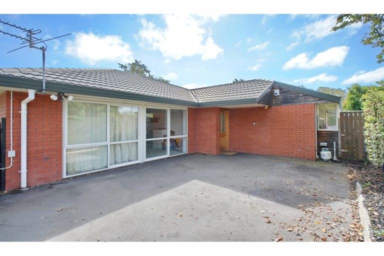 Photo of property in 97a Winters Road, Redwood, Christchurch, 8051