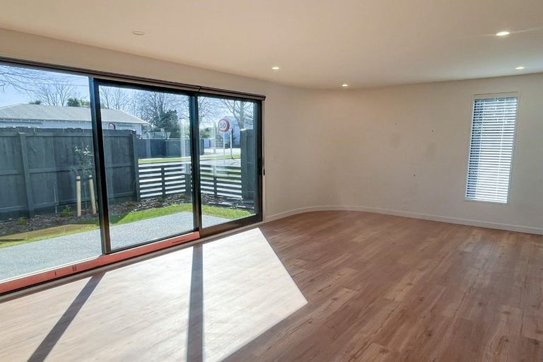 Photo of property in 2/120 Edward Avenue, Edgeware, Christchurch, 8013