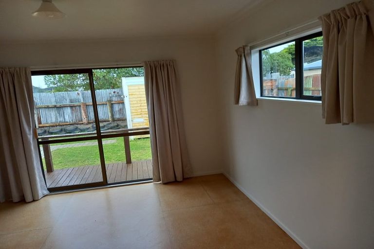 Photo of property in 65 Himatangi Street, Himatangi Beach, Foxton, 4891
