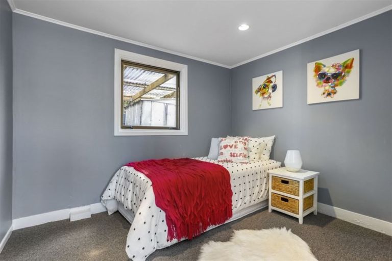 Photo of property in 46 Glen Marine Parade, Glendene, Auckland, 0602