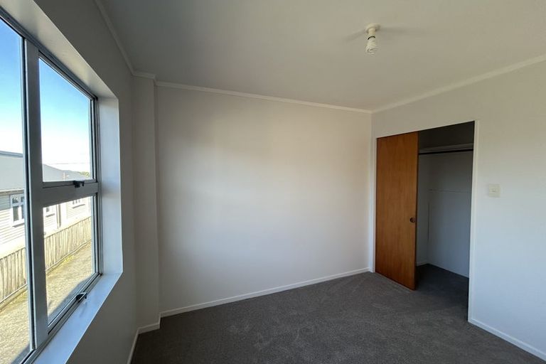 Photo of property in 3/15 Apu Crescent, Lyall Bay, Wellington, 6022