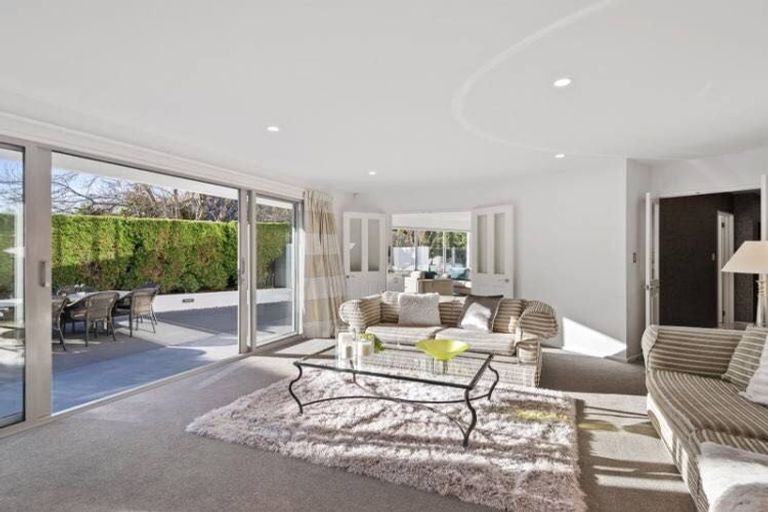 Photo of property in 5 Denley Gardens, Avonhead, Christchurch, 8042