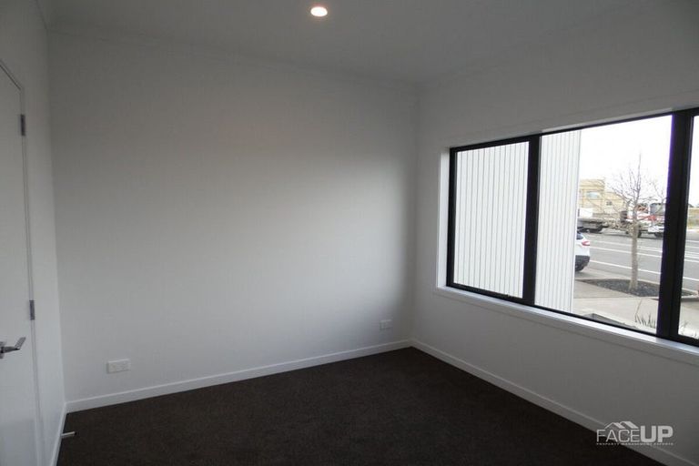 Photo of property in 5 Hudson Bay Road, Hobsonville, Auckland, 0616