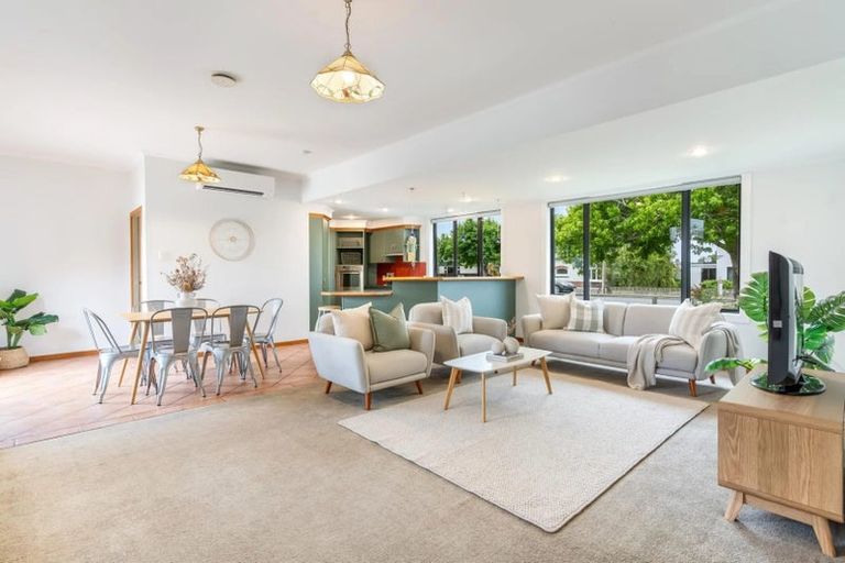 Photo of property in 32 Mary Street, Winton, 9720