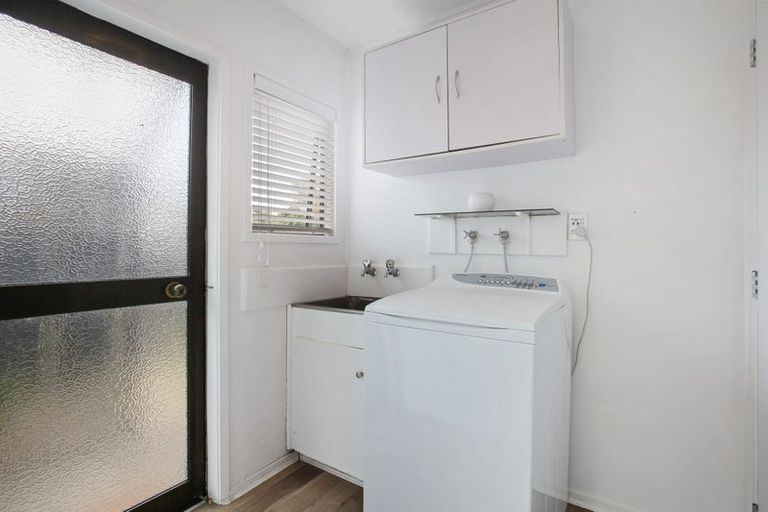 Photo of property in 3 Hosking Place, Clarks Beach, 2122