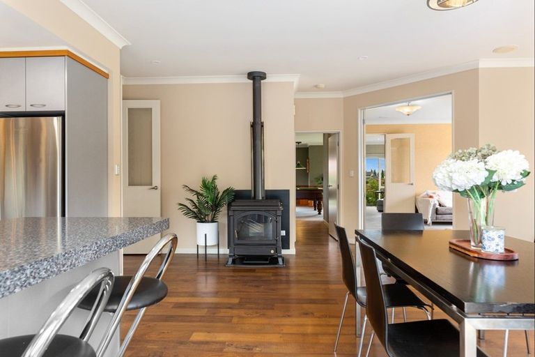 Photo of property in 100 Willowview Drive, Redwood, Christchurch, 8051