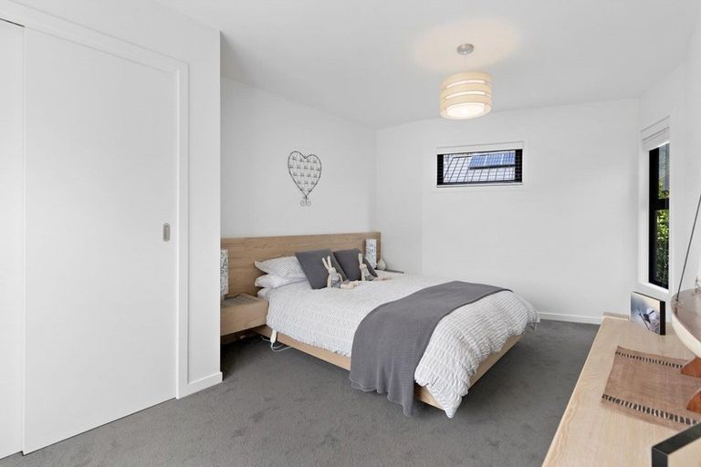 Photo of property in 28 Mckellar Drive, Jacks Point, Queenstown, 9371