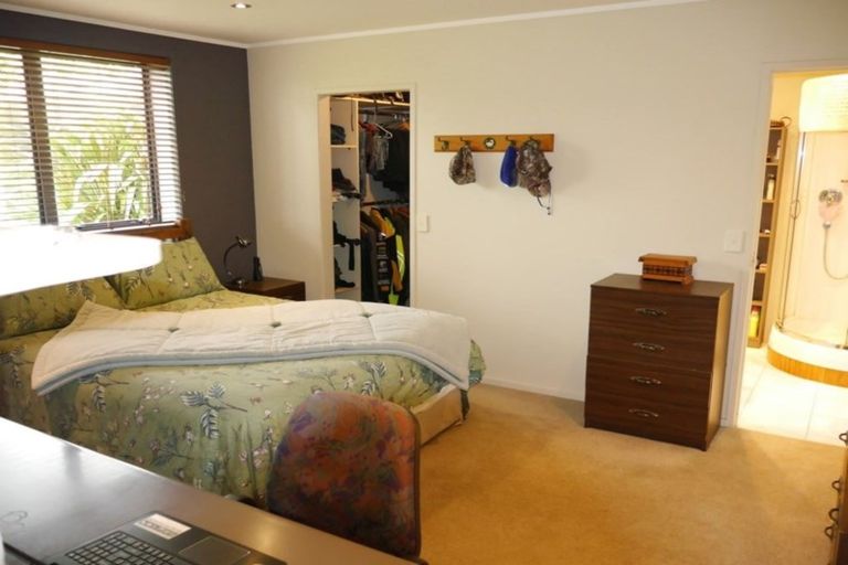 Photo of property in 15 Hurworth Road, Hurworth, New Plymouth, 4371