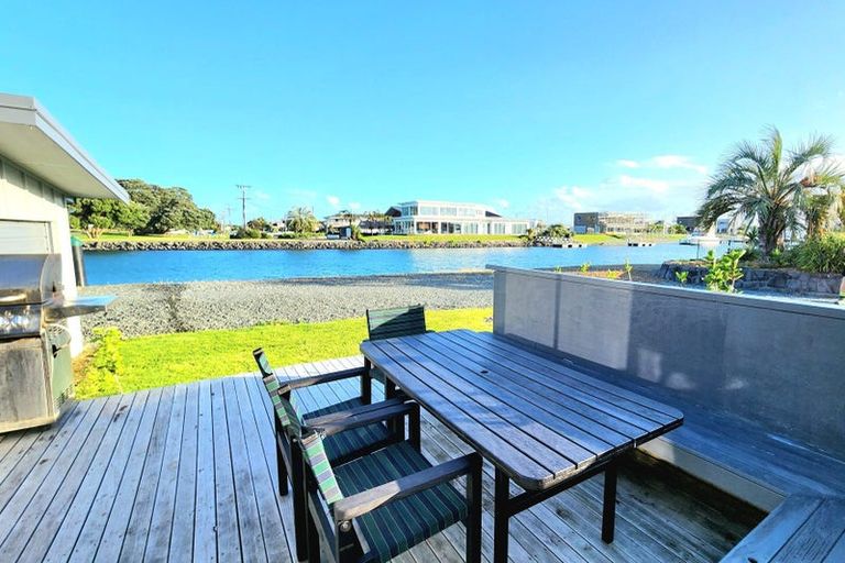 Photo of property in 38 One Tree Point Road, One Tree Point, 0118