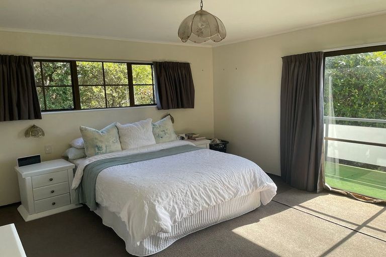 Photo of property in 1 Tudor Court, Paraparaumu Beach, Paraparaumu, 5032