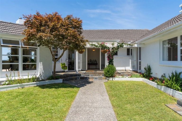 Photo of property in 31b Stanley Point Road, Stanley Point, Auckland, 0624