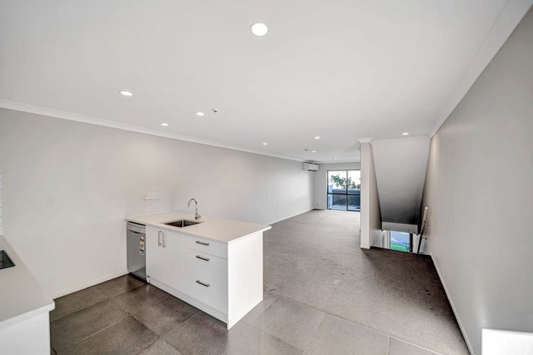 Photo of property in 9/46 Carlos Drive, Flat Bush, Auckland, 2016