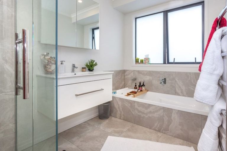 Photo of property in 24 Debenham Drive, Whitianga, 3510