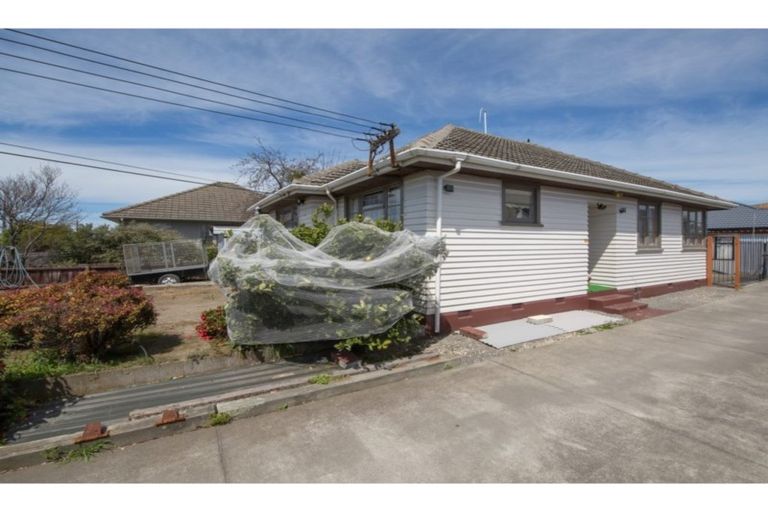 Photo of property in 230a Breezes Road, Aranui, Christchurch, 8061