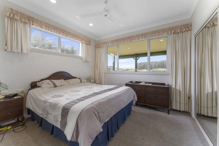 Photo of property in 72 Toi Street, Otaki Beach, Otaki, 5512