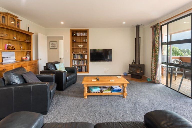 Photo of property in 3 Ruataniwha Place, Okiwi Bay, French Pass, 7193
