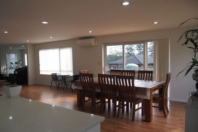 Photo of property in 47 Tiriwa Drive, Massey, Auckland, 0614