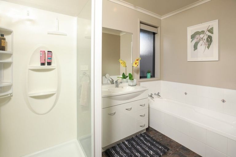 Photo of property in 5 Nobleman Place, Hamilton East, Hamilton, 3216