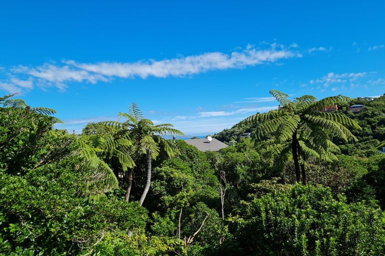 Photo of property in 56 Pokohiwi Road, Normandale, Lower Hutt, 5010