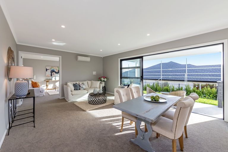Photo of property in 13 Boocock Crescent, Orewa, 0931