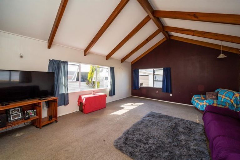 Photo of property in 58 Egmont Street, Hawera, 4610