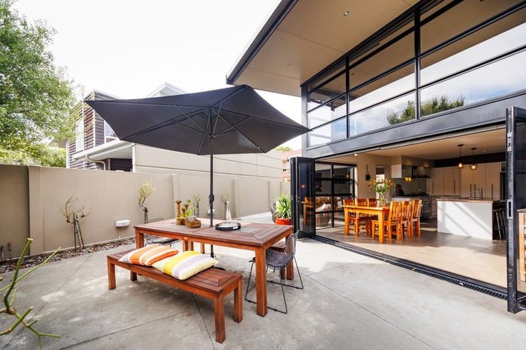 Photo of property in 143 Victoria Avenue, Hokowhitu, Palmerston North, 4410