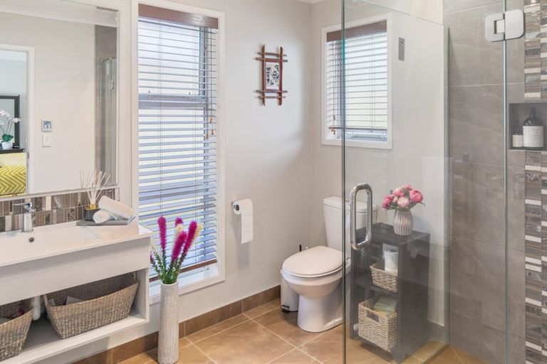 Photo of property in 206 Pacific Drive, Fitzherbert, Palmerston North, 4410