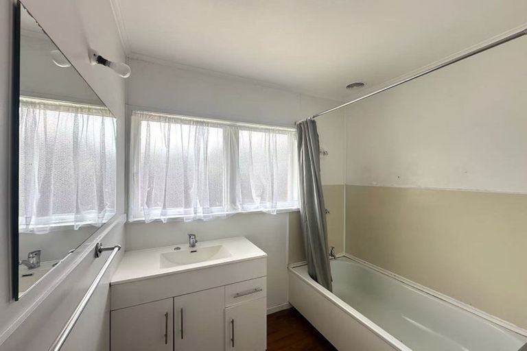 Photo of property in 22 Grande Vue Road, Hillpark, Auckland, 2102