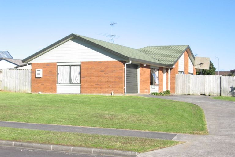Photo of property in 20 Bernina Place, Weymouth, Auckland, 2103