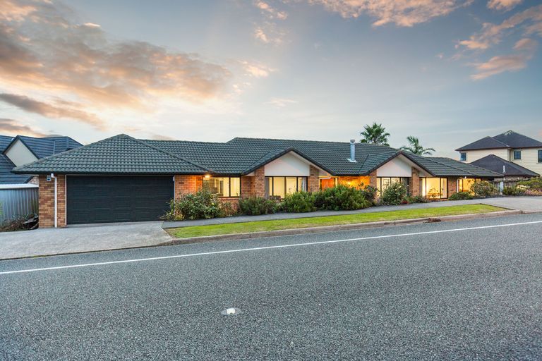 Photo of property in 274 Hill Road, The Gardens, Auckland, 2105