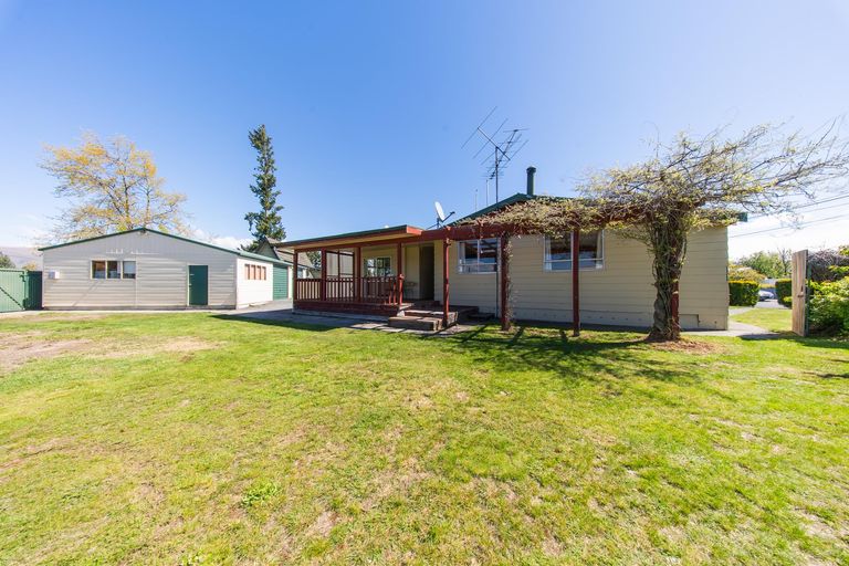 Photo of property in 11 Rata Road, Twizel, 7901