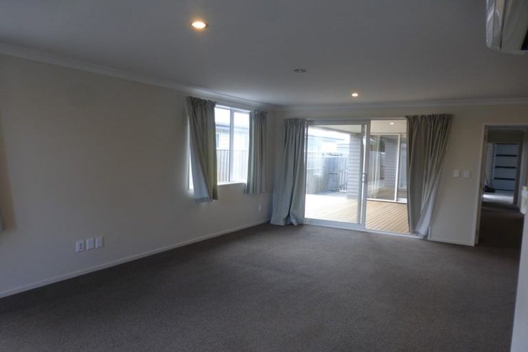Photo of property in 22 Pounamu Place, Pegasus, 7612