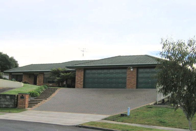 Photo of property in 13 Guernsey Place, Grandview Heights, Hamilton, 3200