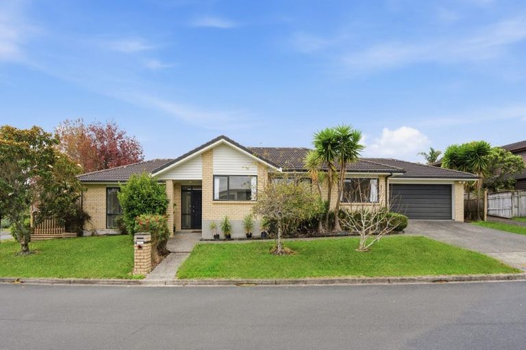 Photo of property in 2 Spring Valley Place, Oteha, Auckland, 0632