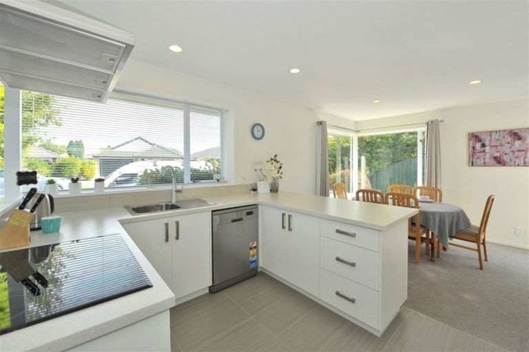 Photo of property in 2/33 Kintyre Drive, Broomfield, Christchurch, 8042