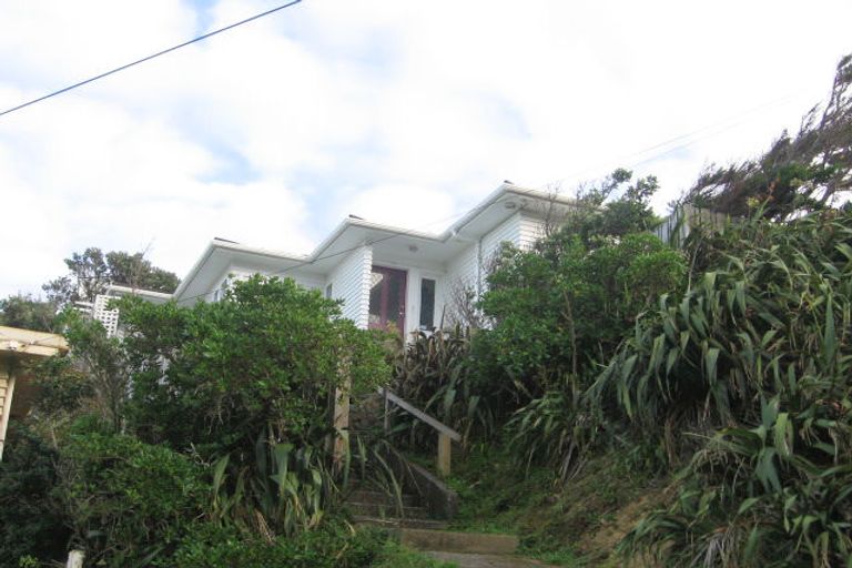 Photo of property in 142 Severn Street, Island Bay, Wellington, 6023