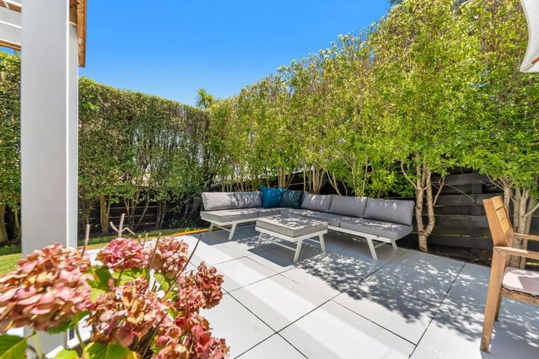 Photo of property in 3/58 Birkdale Road, Birkdale, Auckland, 0626